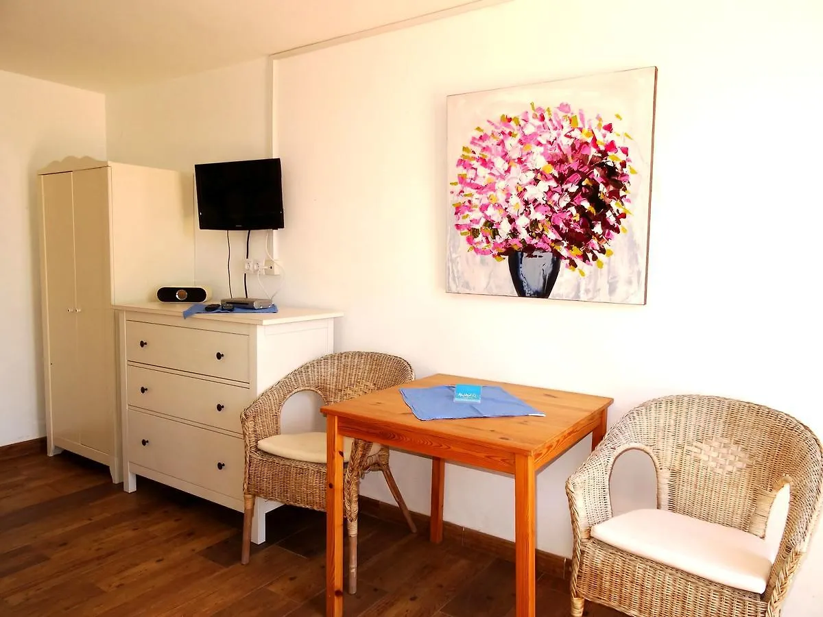 Beach Front Oasis Apartment Tias 0*,